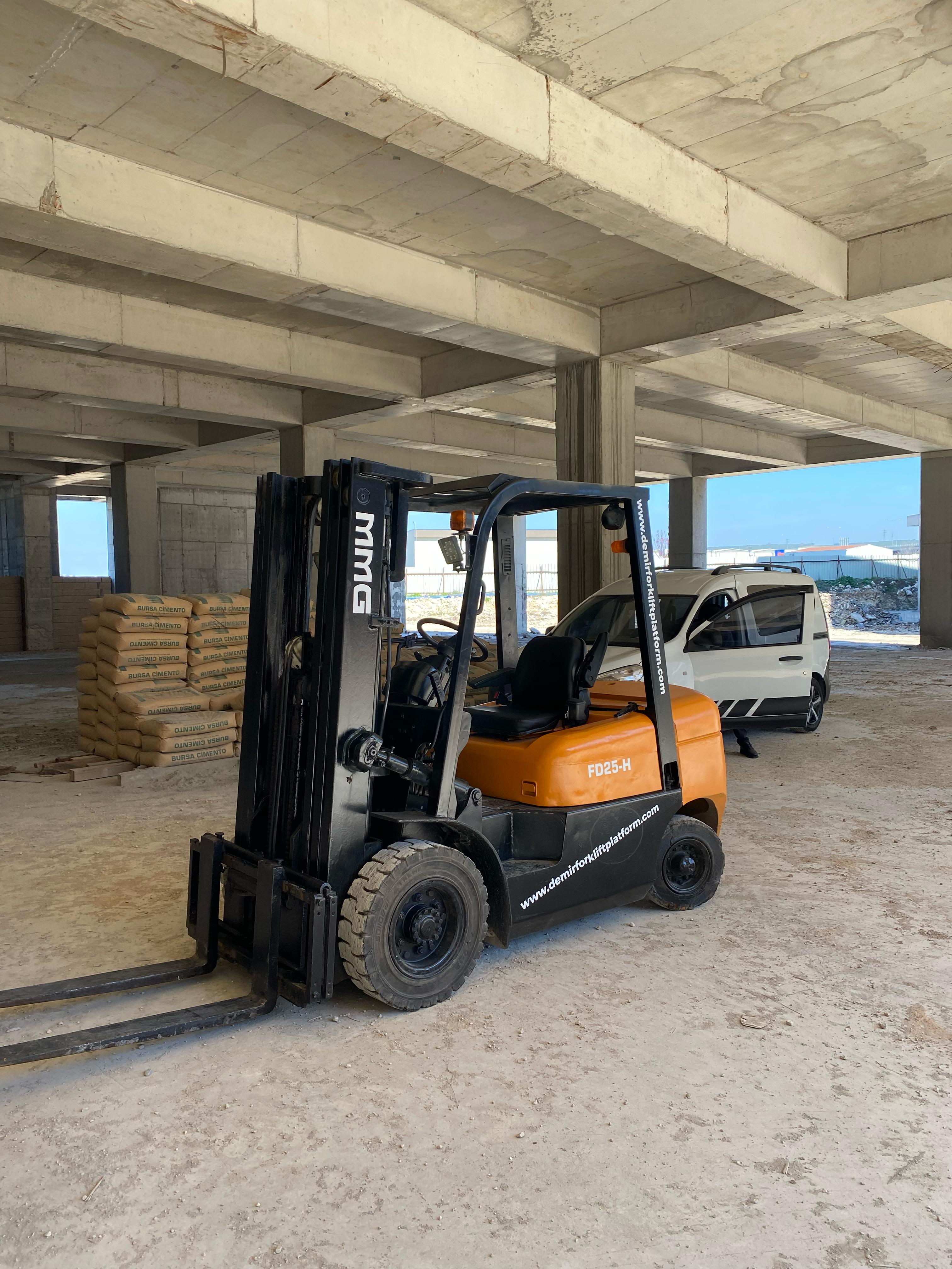Forklift Kiralamanın Avantajları